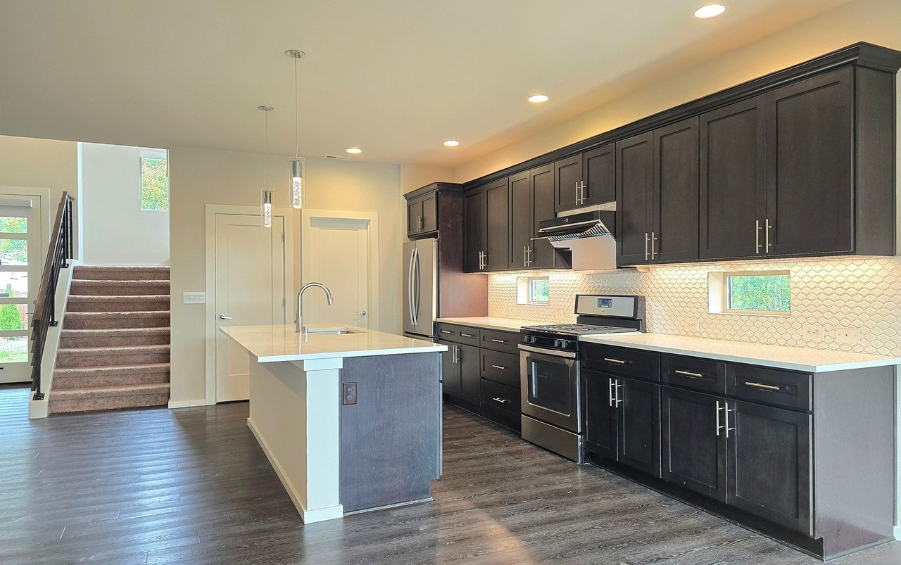 303 Sw Langston Rd - Photo 7 of 29