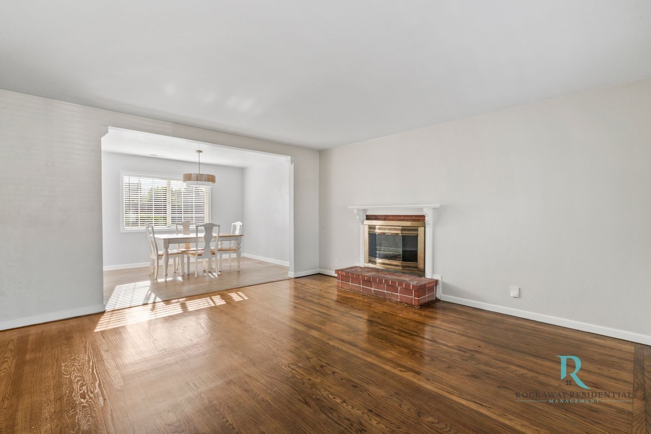 1590 Flores Dr - Photo 4 of 29