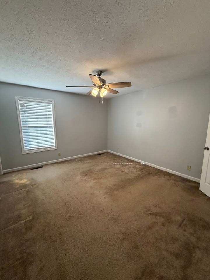 624 Wolfchase Dr - Photo 7 of 10