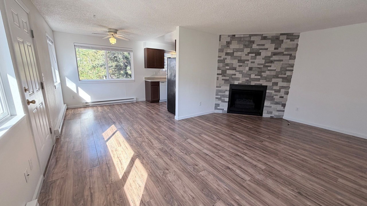 1722 E 8th Ave - Photo 3 of 11