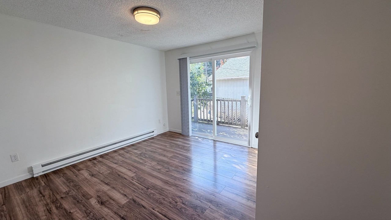 1722 E 8th Ave - Photo 5 of 11