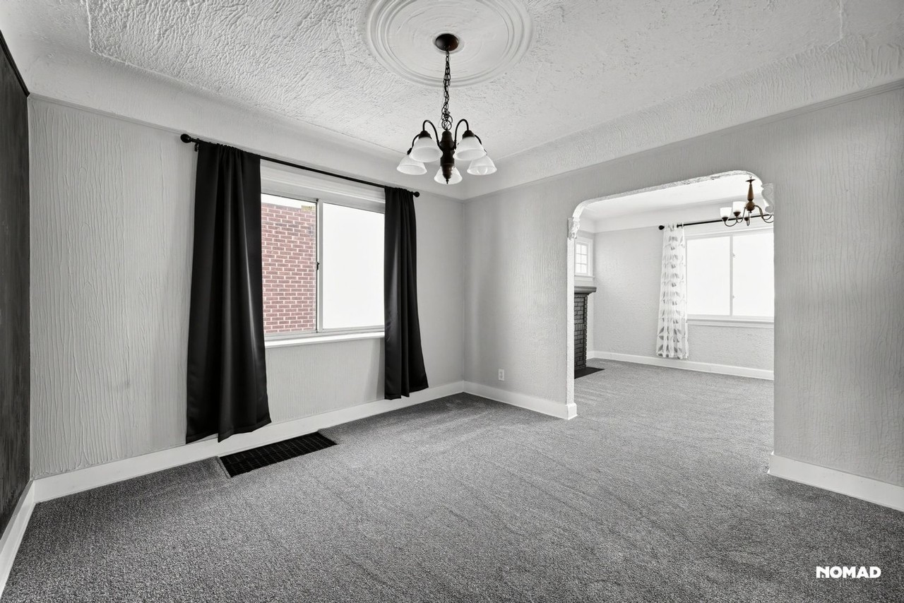 6829 Abington Ave - Photo 7 of 31