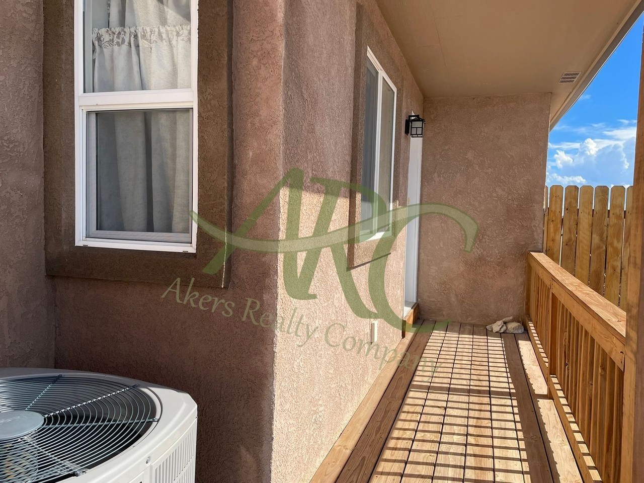314 S Clarion Dr - Photo 2 of 21