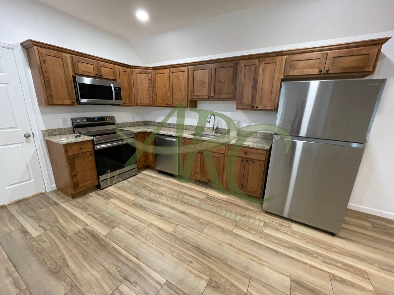 314 S Clarion Dr - Photo 5 of 21