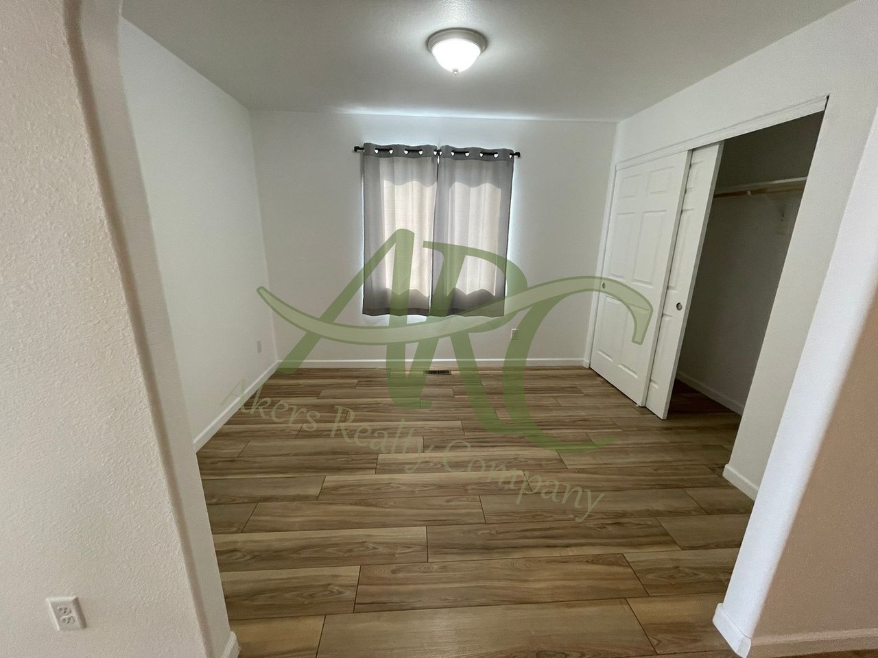 314 S Clarion Dr - Photo 7 of 21