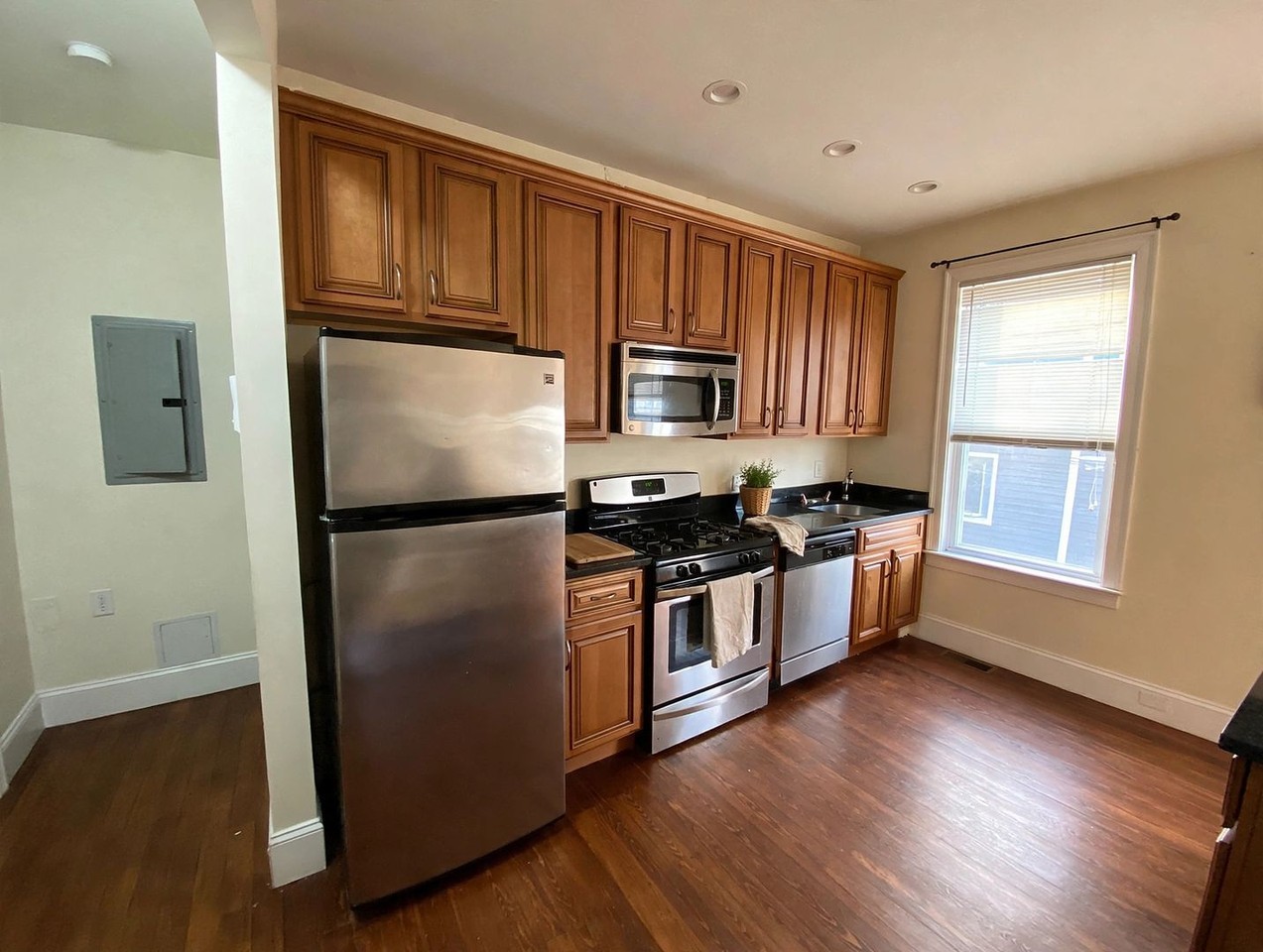 178 Hillside St - Photo 2 of 14