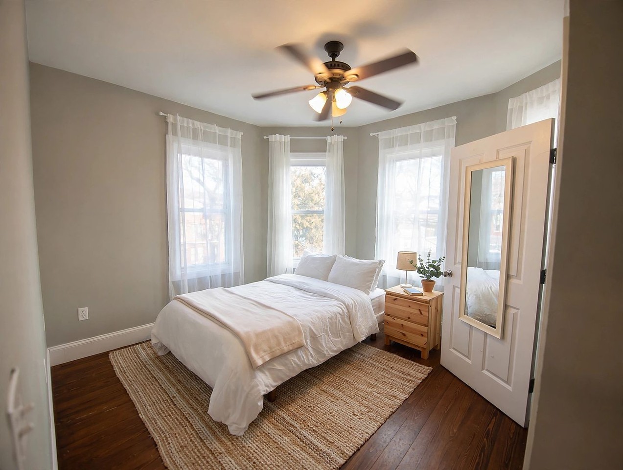 178 Hillside St - Photo 4 of 14