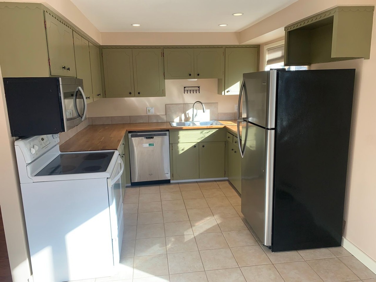 4507 Se Harrison St - Photo 2 of 12