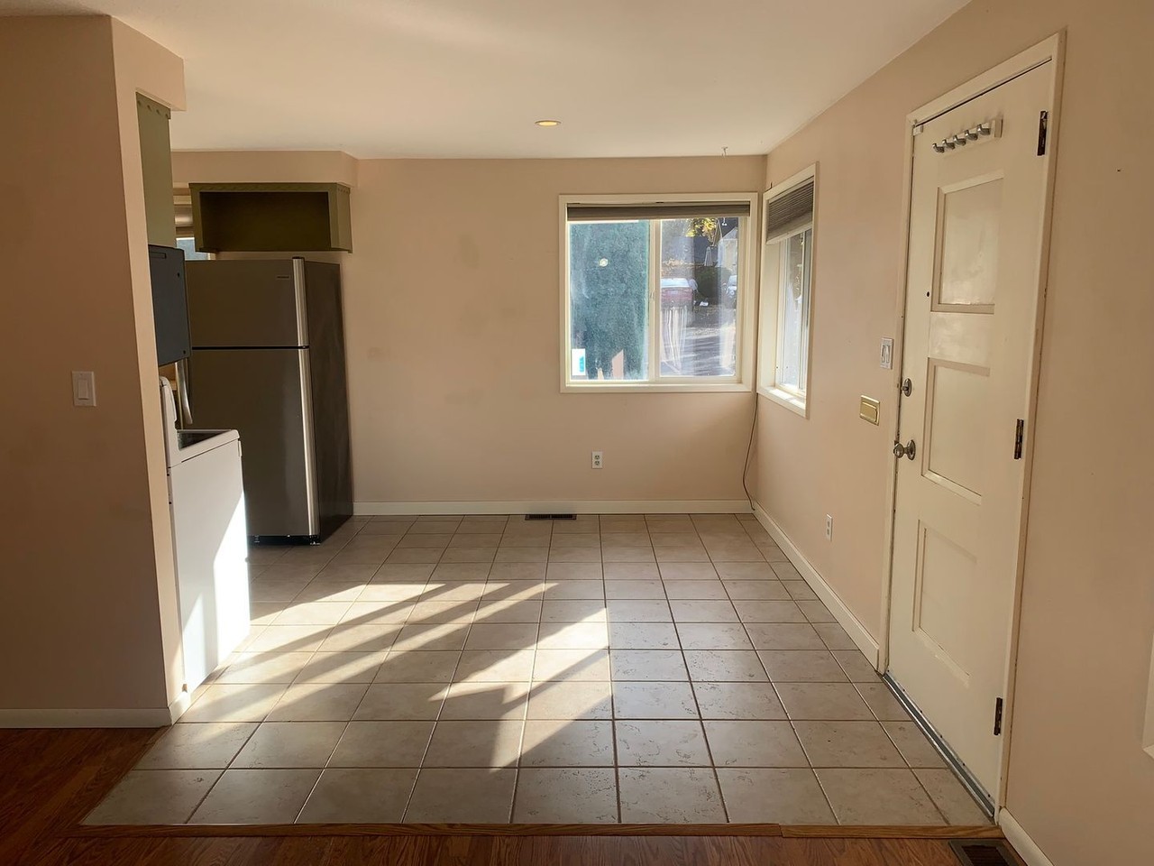 4507 Se Harrison St - Photo 4 of 12