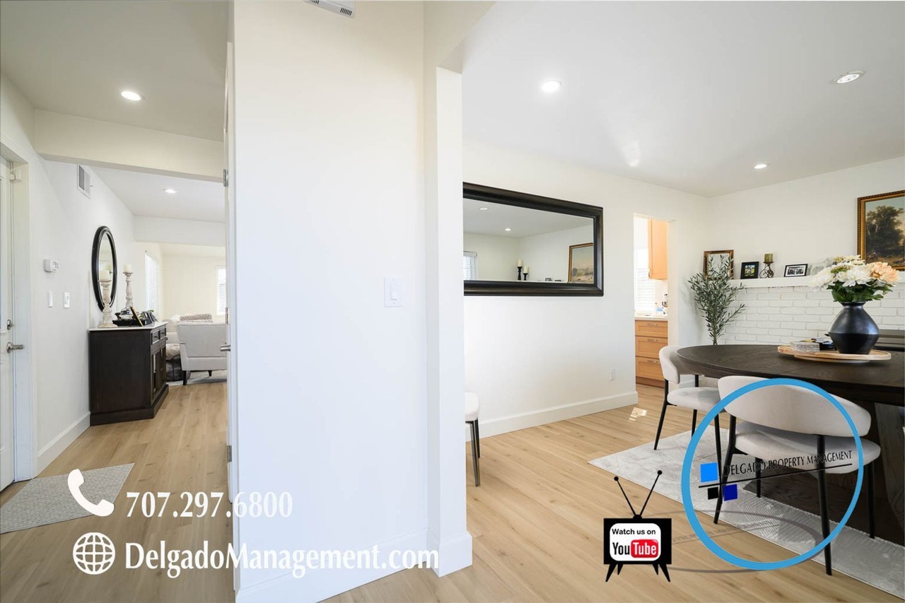 317 Larkin Ct - Photo 3 of 50