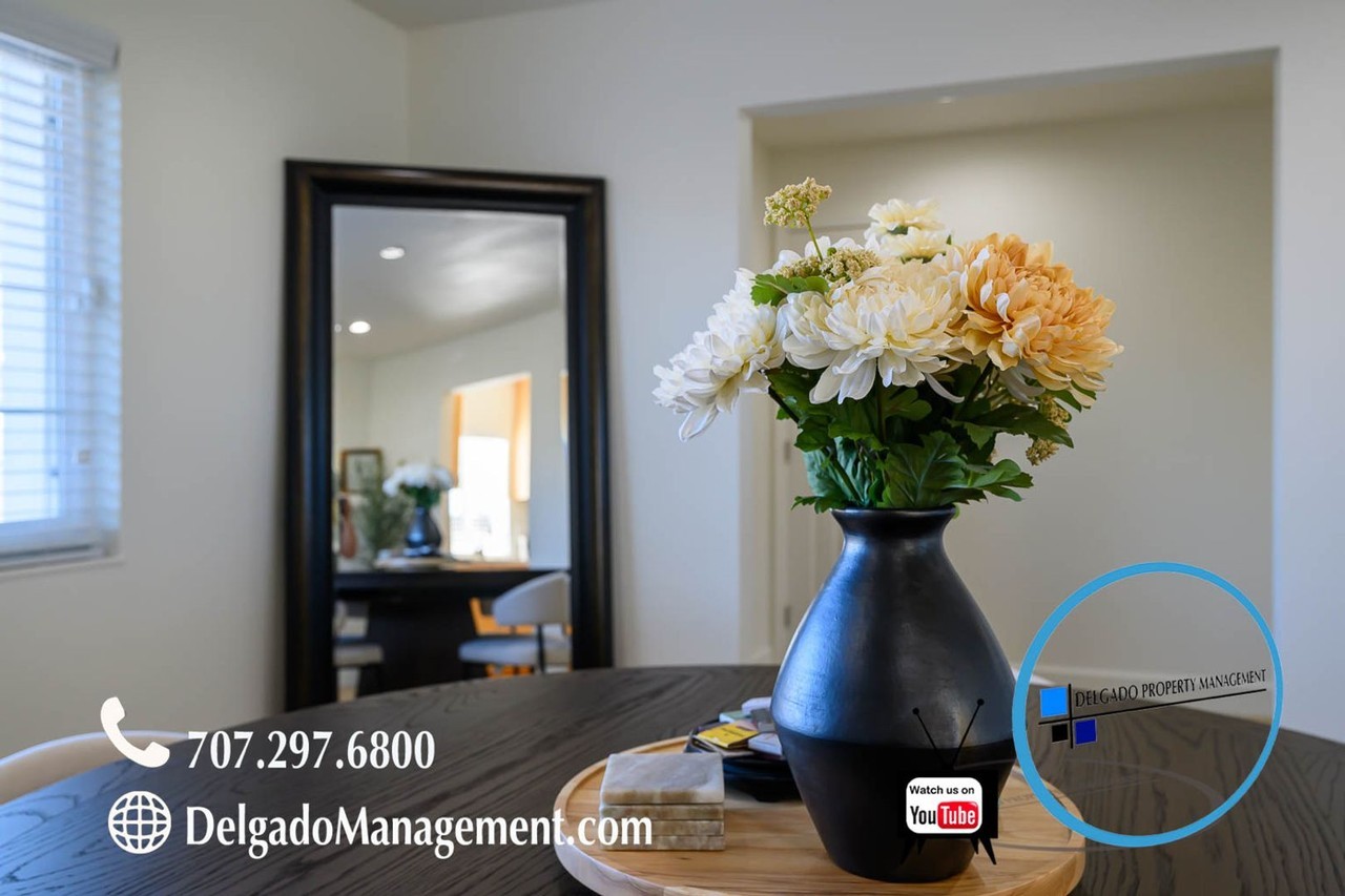 317 Larkin Ct - Photo 2 of 50