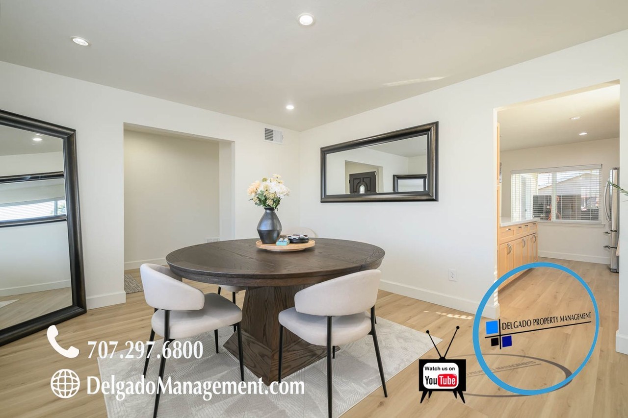 317 Larkin Ct - Photo 5 of 50