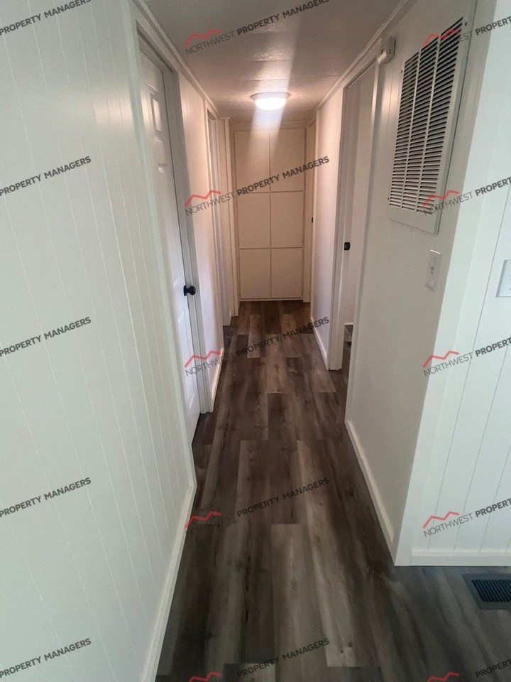 442 Gore Rd - Photo 7 of 18