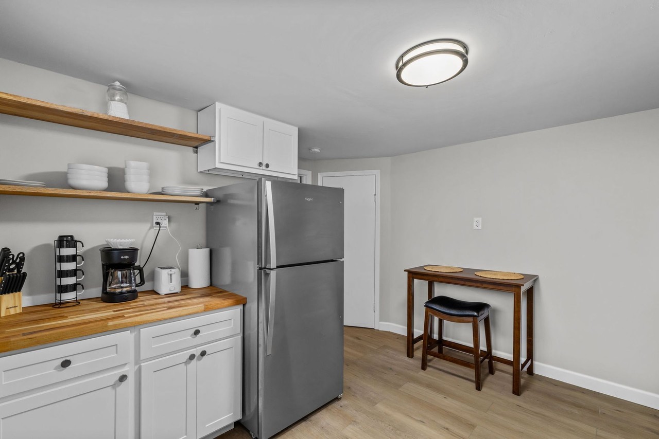 Festus Duplex - Furnished MTRs - Photo 3 of 33