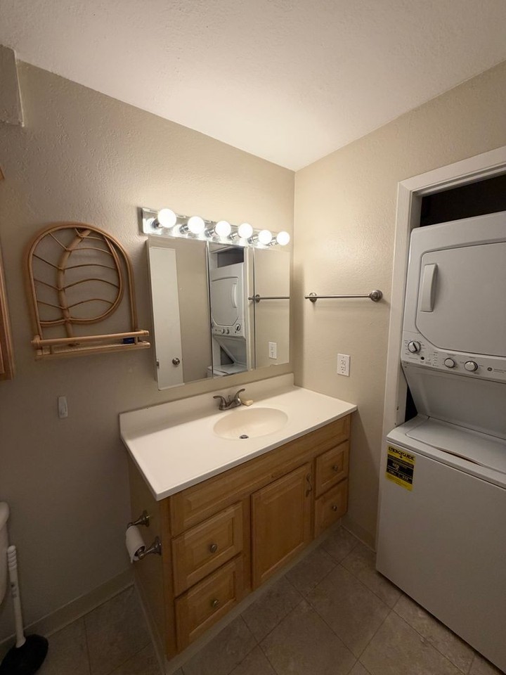 8528 Boundary Ave #H4 - Photo 7 of 12