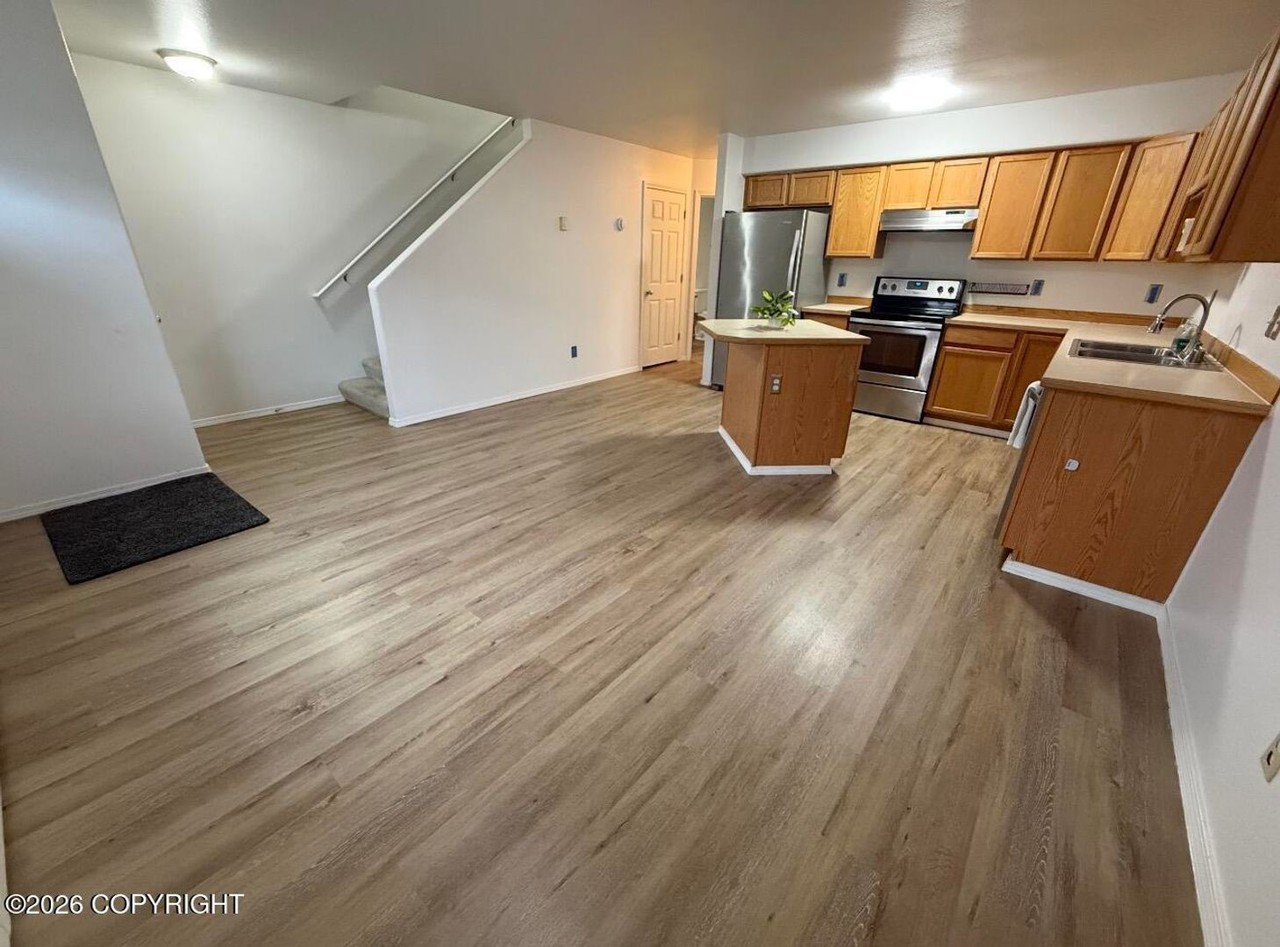 7472 Meadow St - Photo 2 of 20