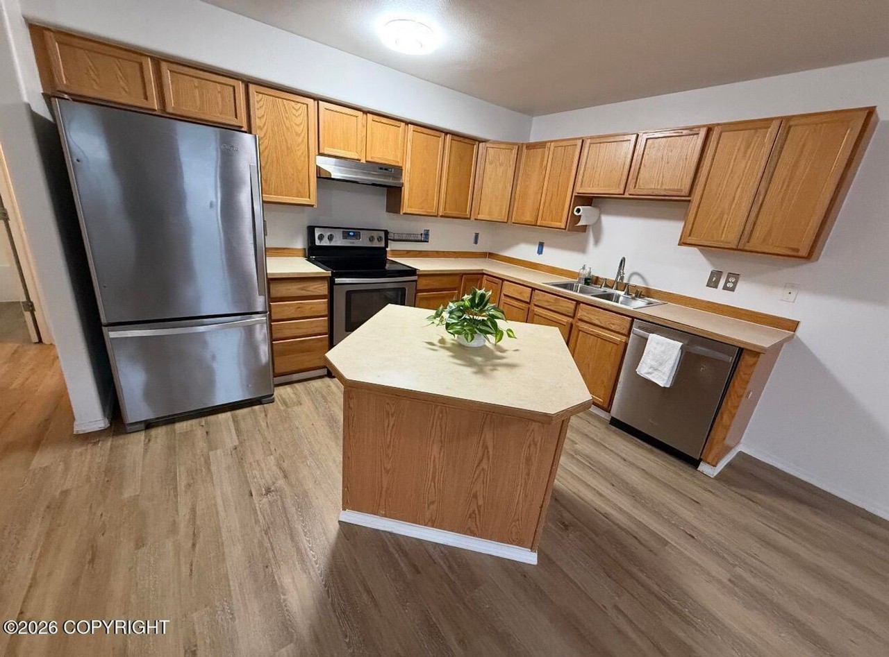 7472 Meadow St - Photo 4 of 20