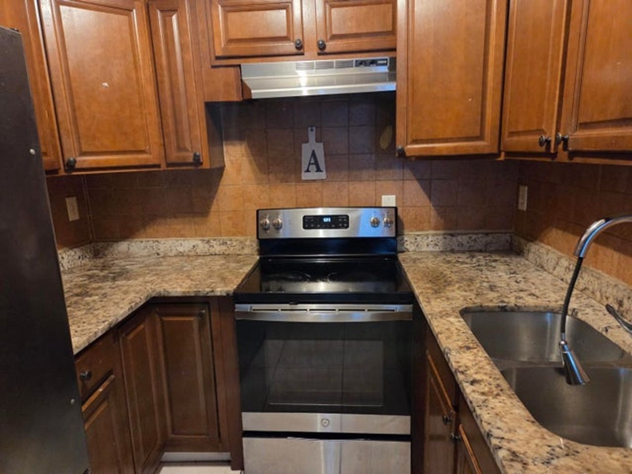 7818 Sw 7th Ct - Photo 3 of 16