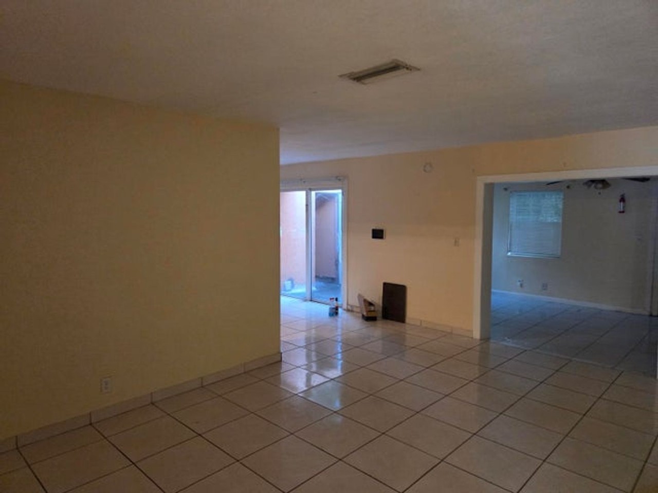 7818 Sw 7th Ct - Photo 5 of 16