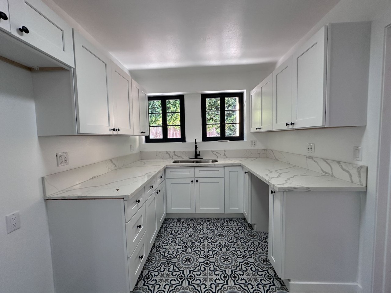 1521 1/2 S Stanley Ave - Photo 7 of 15