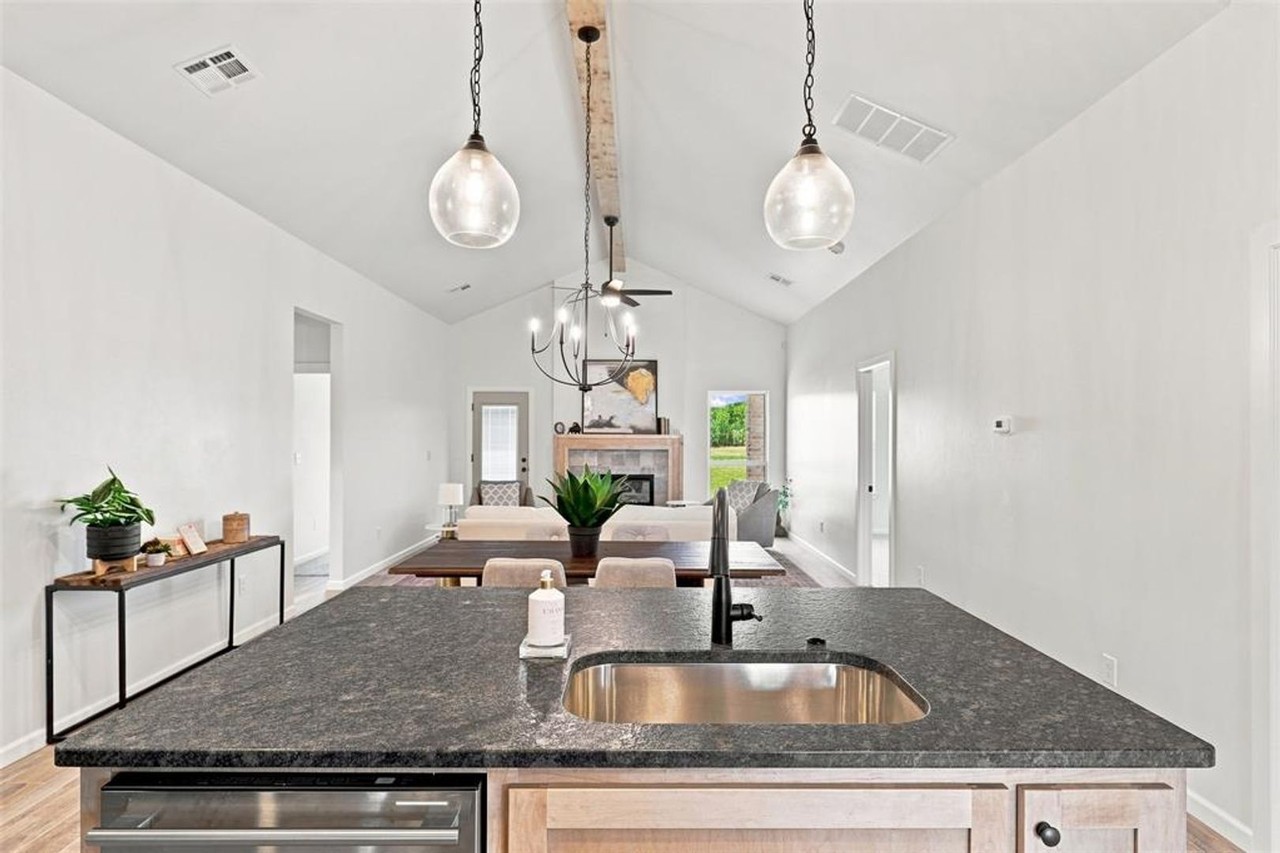4817 Misty Wood Ln - Photo 6 of 40