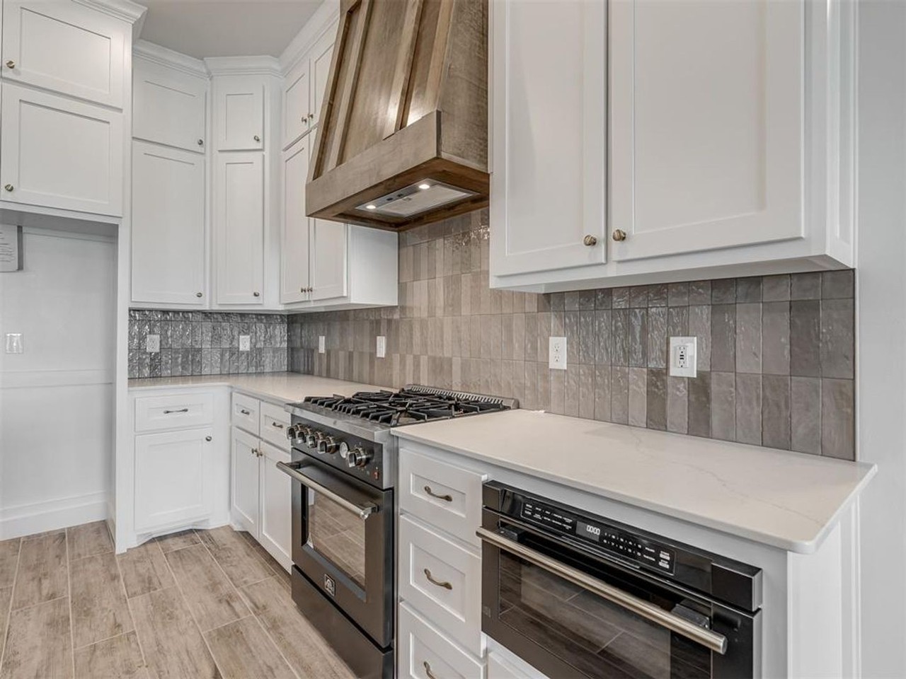 4913 Misty Wood Ln - Photo 6 of 33