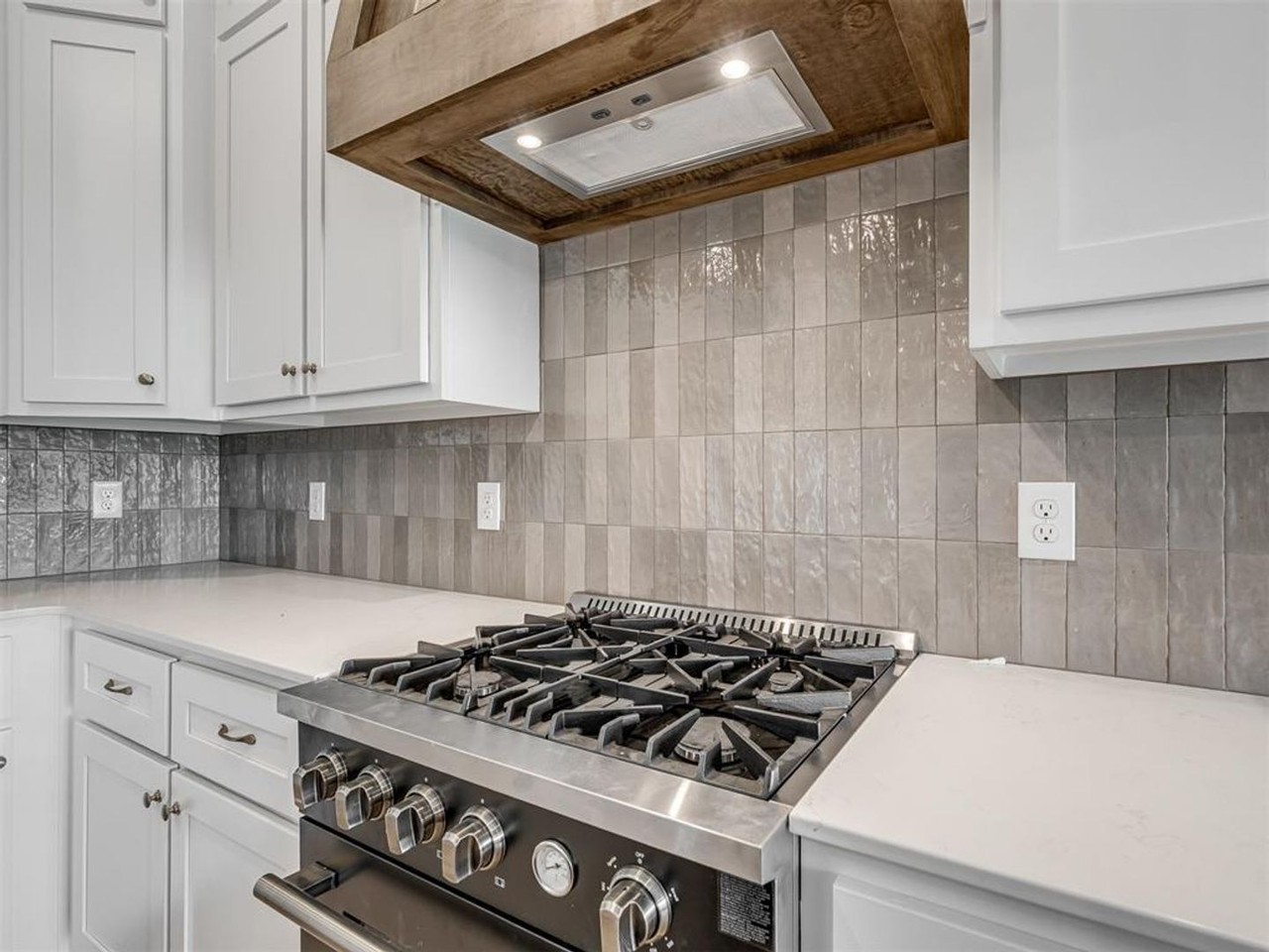 4913 Misty Wood Ln - Photo 7 of 33