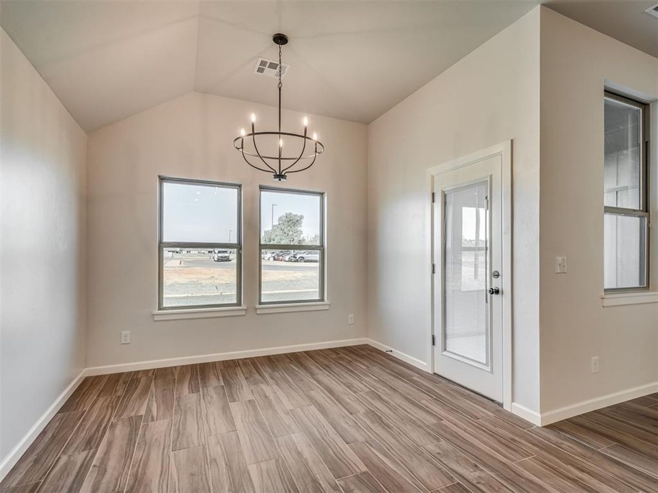 5105 Misty Wood Ln - Photo 3 of 36
