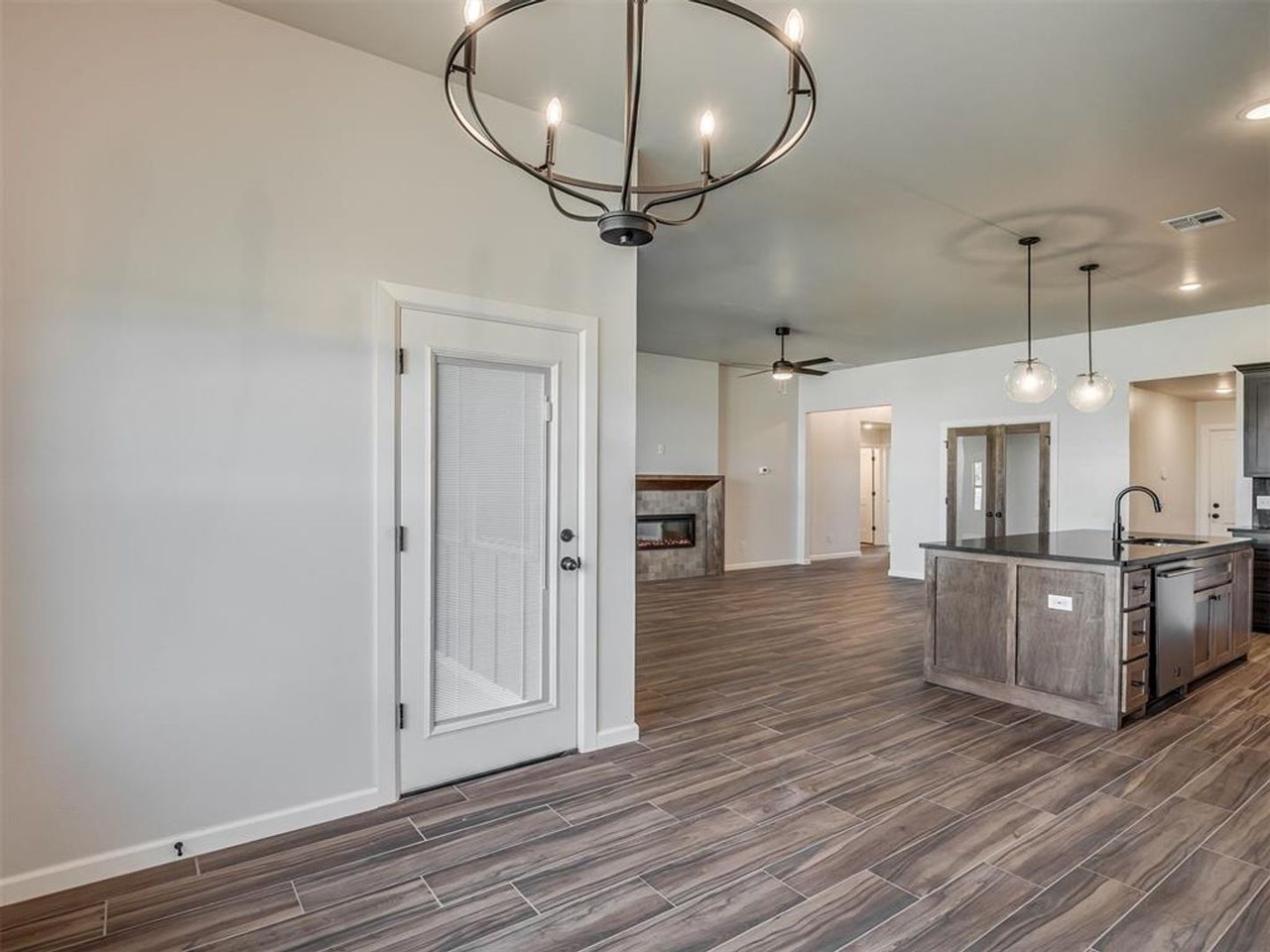 5105 Misty Wood Ln - Photo 4 of 36