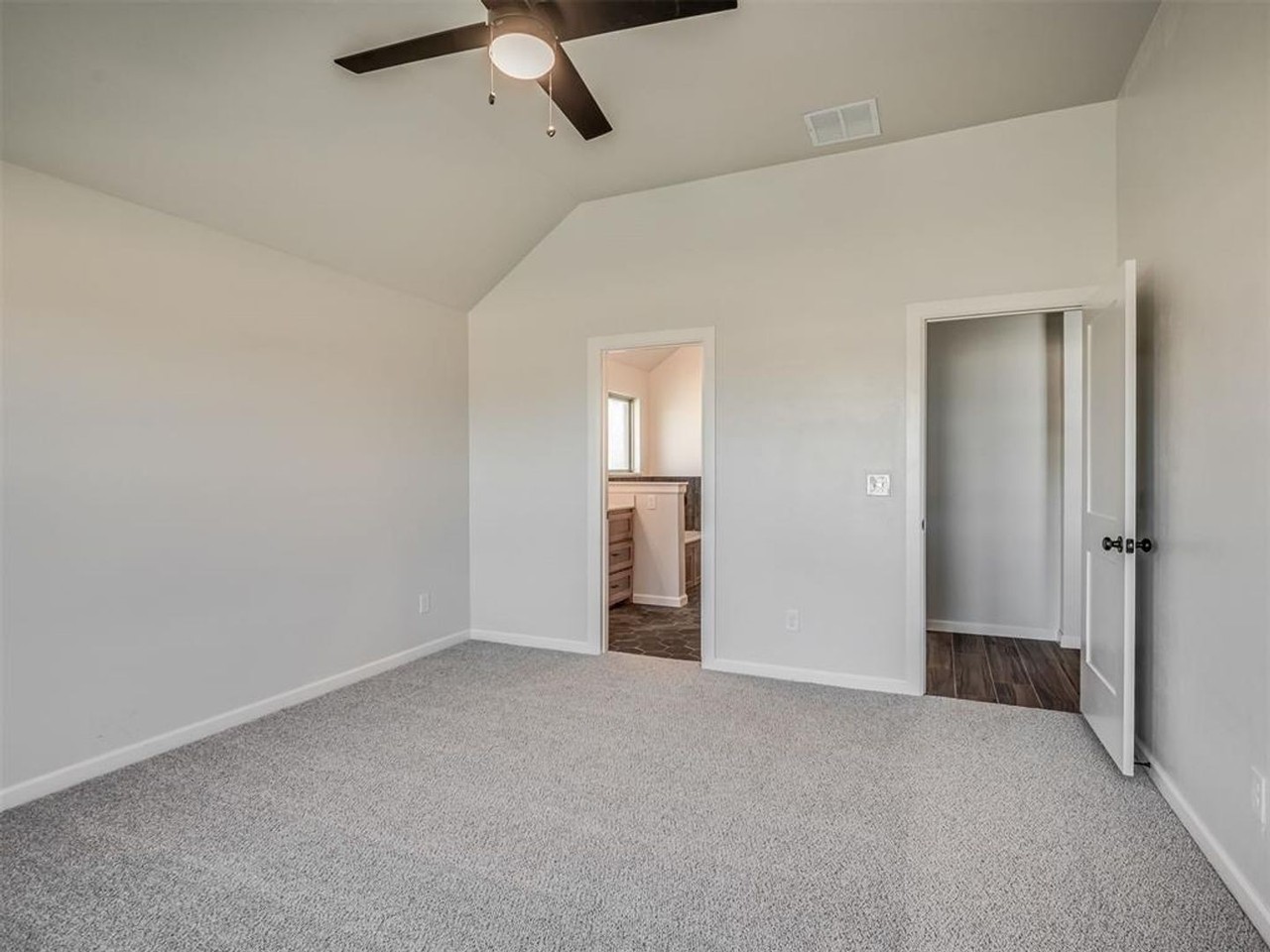 5105 Misty Wood Ln - Photo 6 of 36