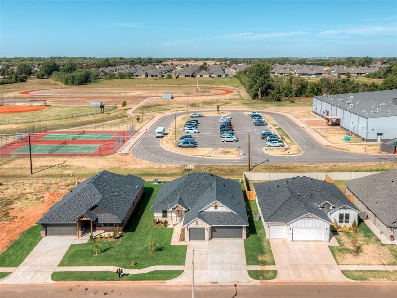 5101 Misty Wood Ln - Photo 2 of 43