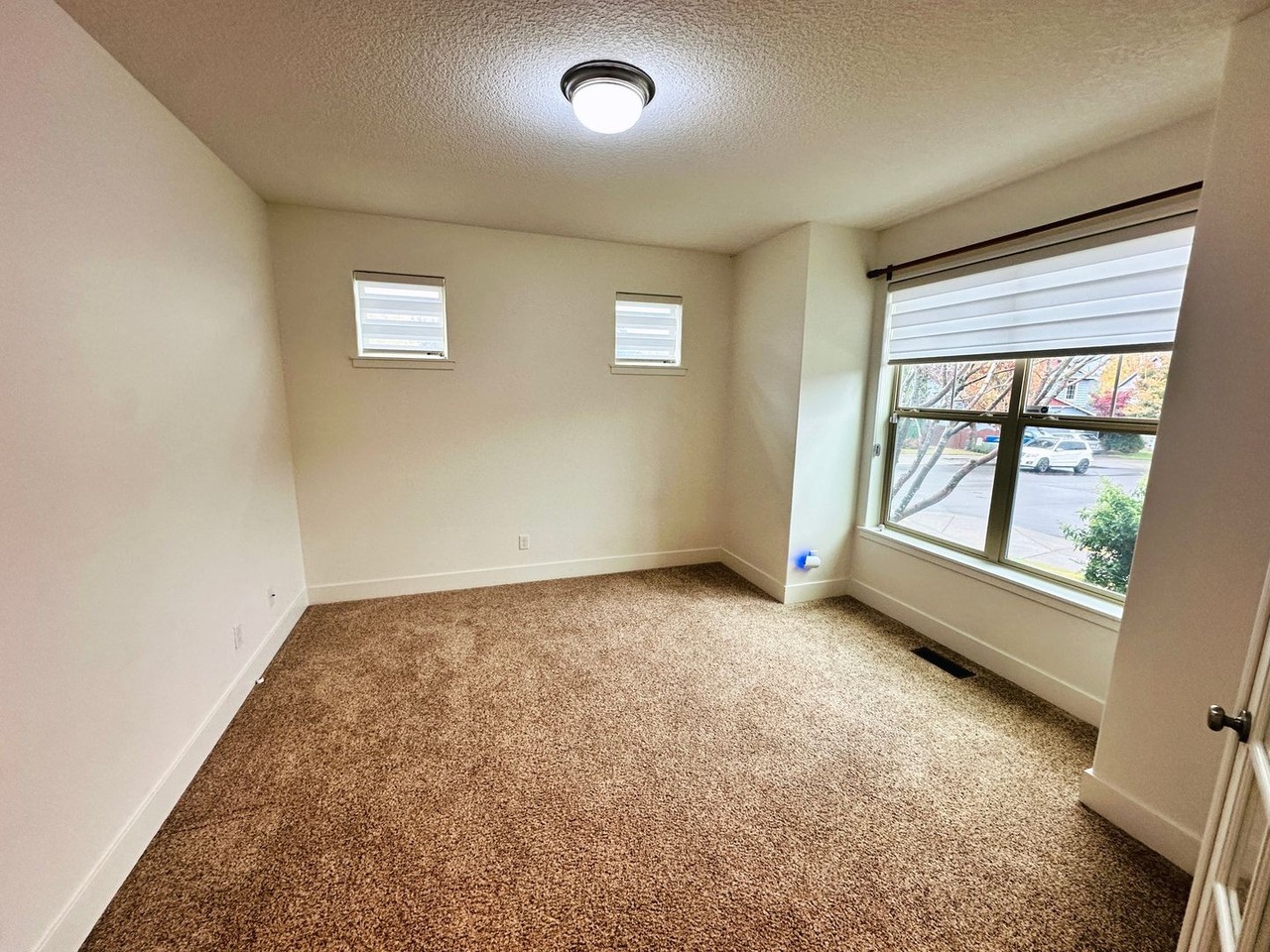 3018 N 5th Way - Photo 4 of 29