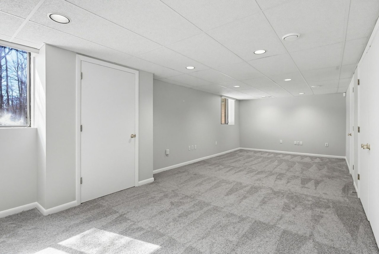 4 Chellis Ct - Photo 6 of 27