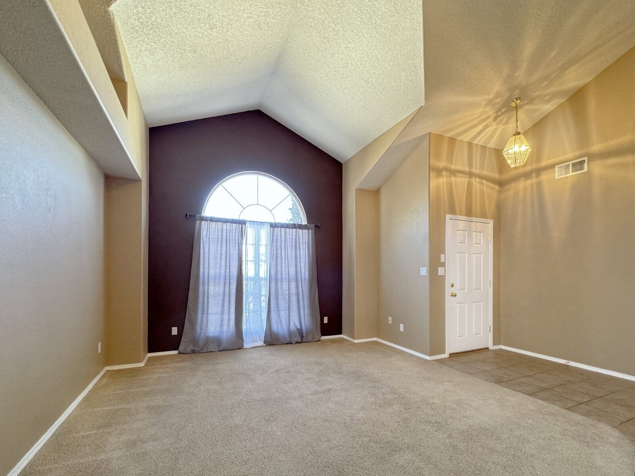 7400 Inwood Ct Nw - Photo 3 of 24