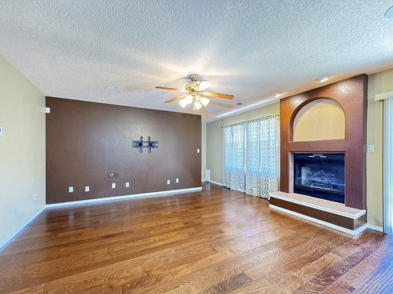 7400 Inwood Ct Nw - Photo 5 of 24