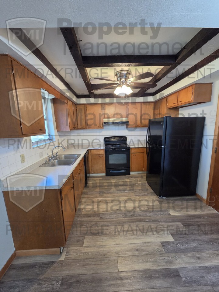 427 Heather St - Photo 6 of 9