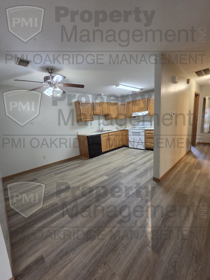 247 Westhaven Dr - Photo 3 of 18
