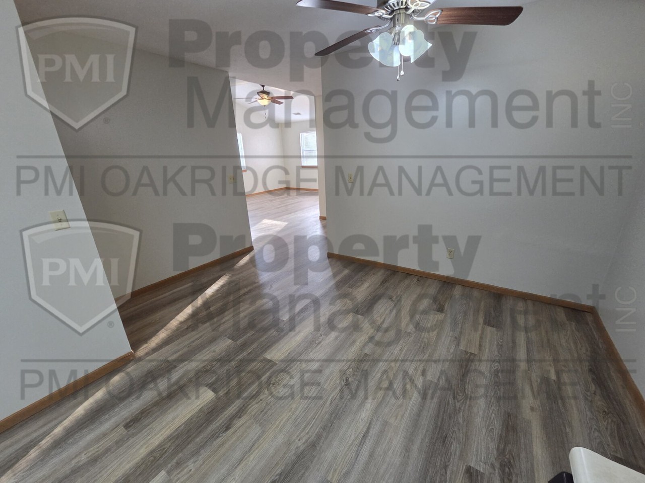 247 Westhaven Dr - Photo 5 of 18