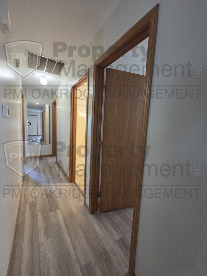 247 Westhaven Dr - Photo 6 of 18