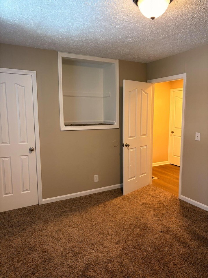204 Strawberry St #D - Photo 3 of 13