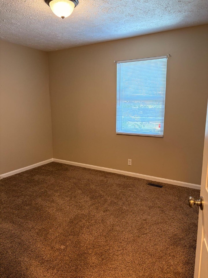 204 Strawberry St #D - Photo 4 of 13
