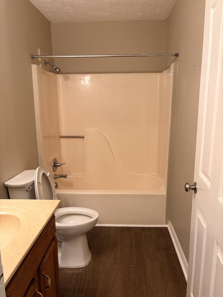 204 Strawberry St #D - Photo 5 of 13