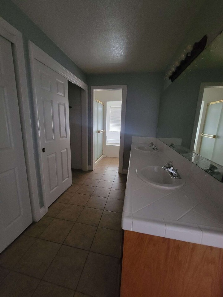 1769 Kingsley Ln - Photo 6 of 13
