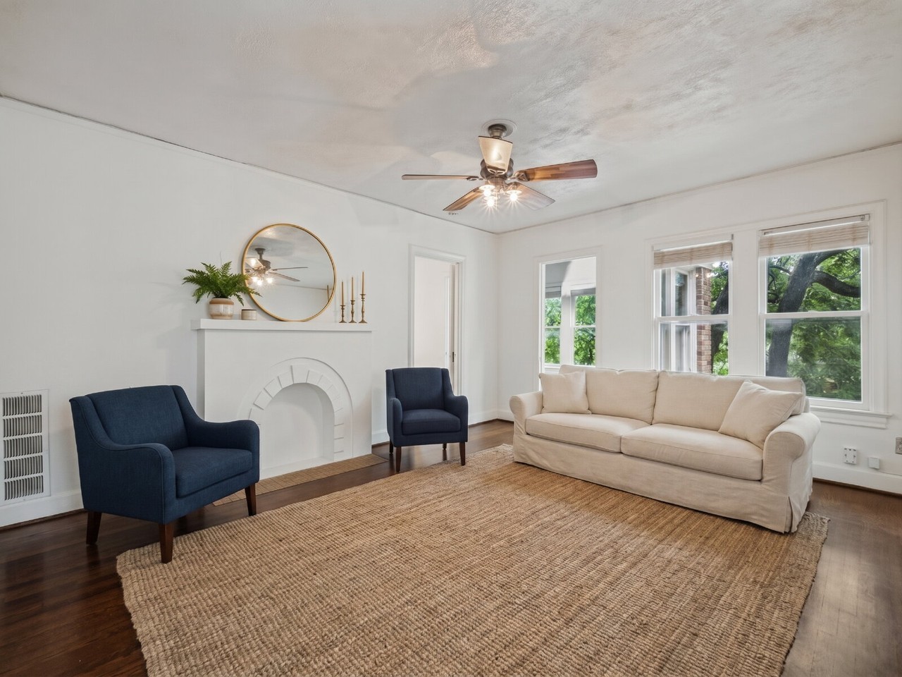 5939 Ross Ave - Photo 3 of 18