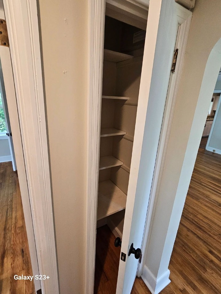 1708 Clarkson Ave - Photo 4 of 16