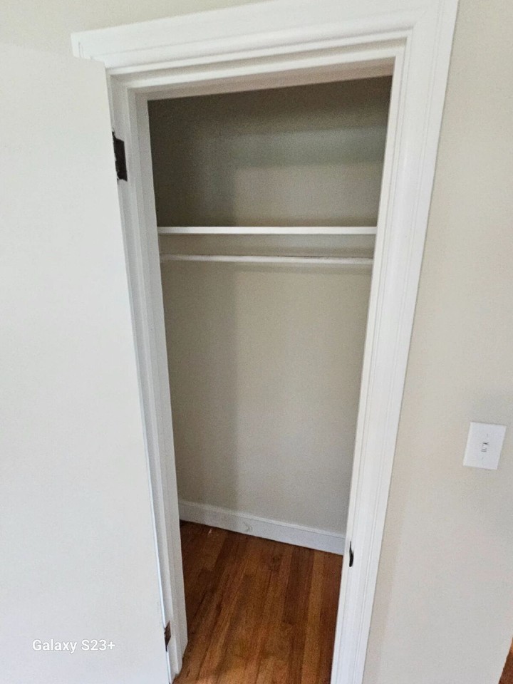 1708 Clarkson Ave - Photo 5 of 16