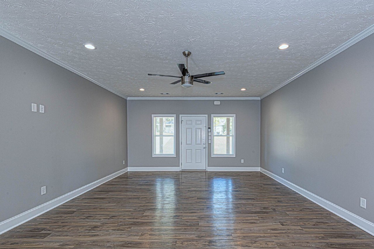 4304 Yates Dr - Photo 5 of 25