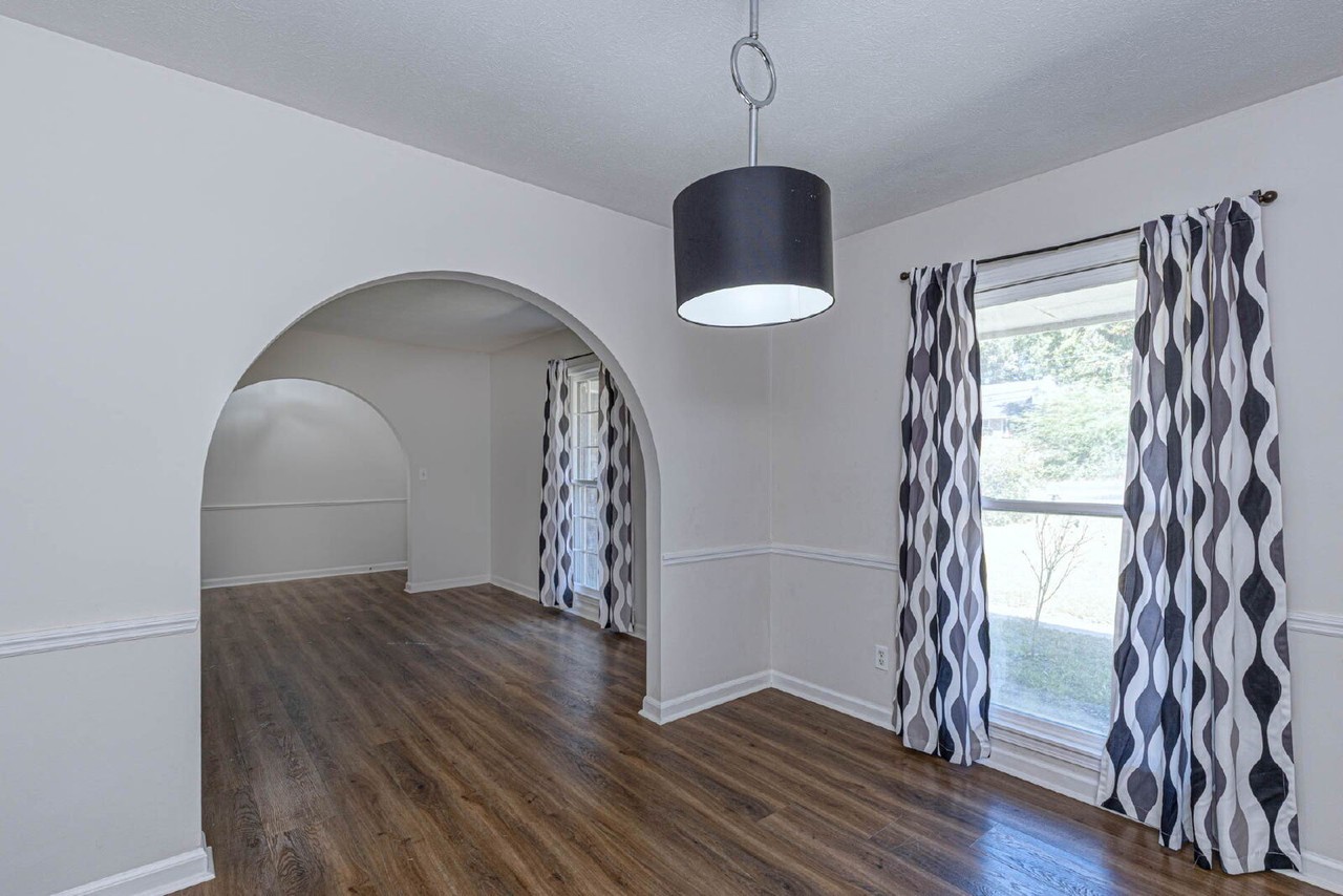 3722 Steam Mill Rd - Photo 7 of 36
