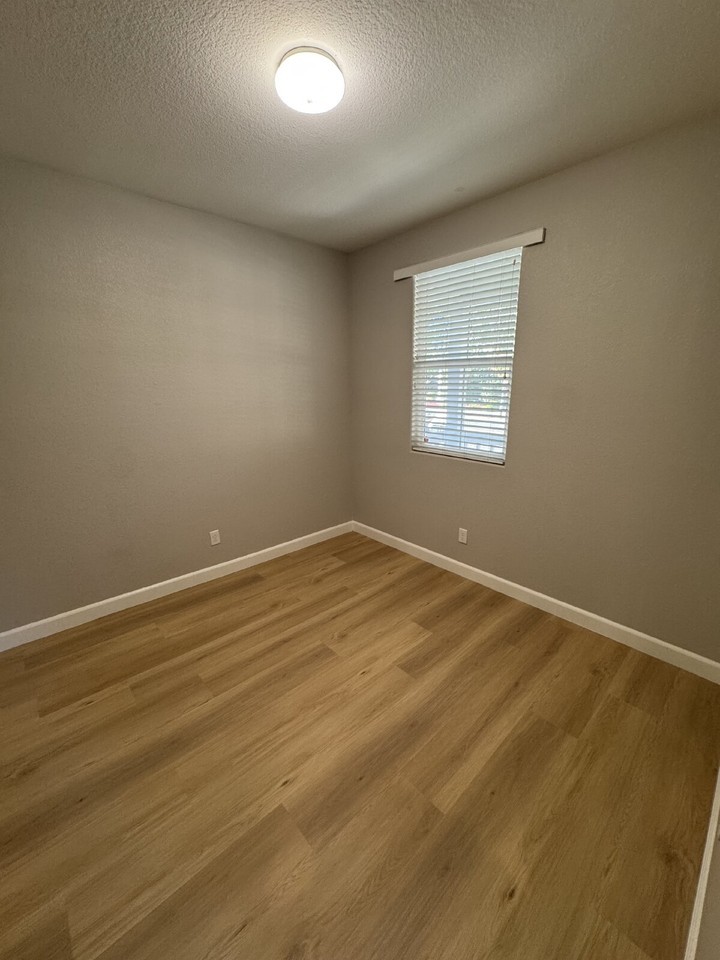 222 W Fremont Dr - Photo 5 of 28