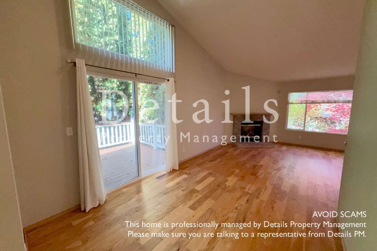 1270 Nw Sea Mist Ln - Photo 2 of 22
